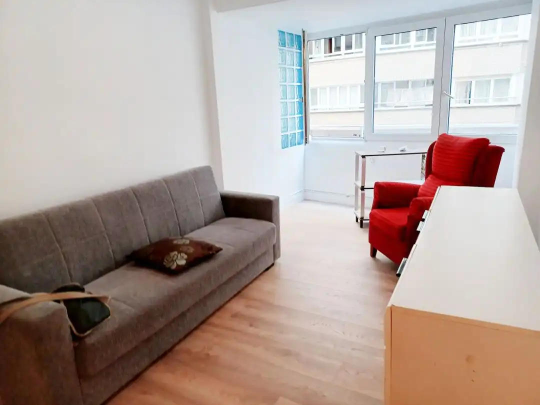 Living room of Flat for rent in Bilbao   with Heating