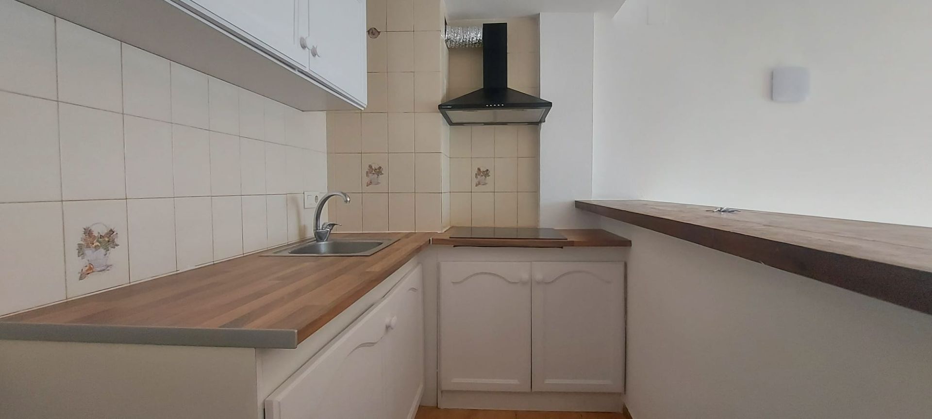 Cuina de Apartament en venda en Empuriabrava amb Terrassa i Piscina comunitària