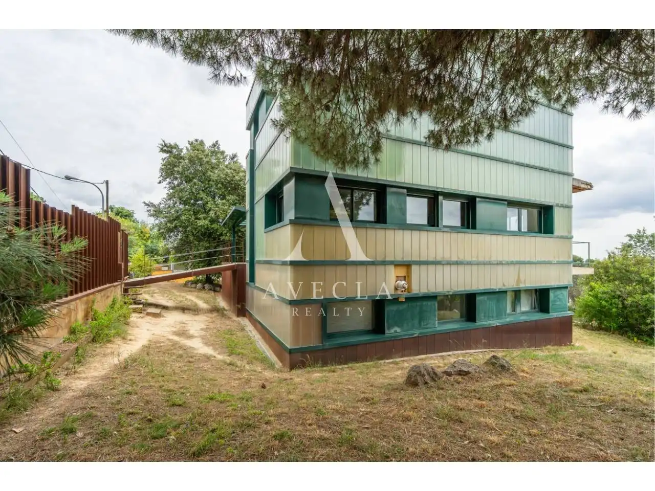 Außenansicht von Haus oder Chalet zum Verkauf in Cerdanyola del Vallès mit Klimaanlage, Heizung und Privatgarten