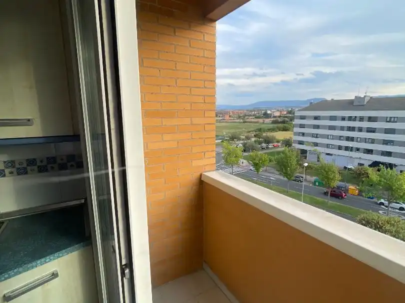Terrassa de Pis en venda en  Logroño amb Balcó