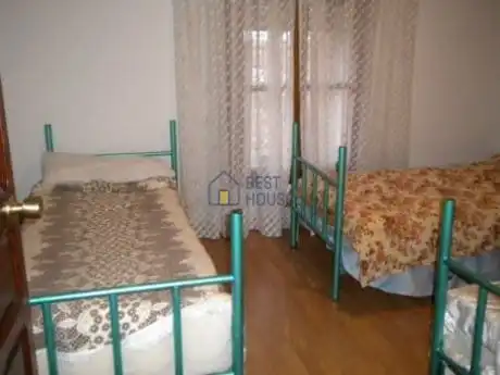 Dormitori de Casa o xalet en venda en Villamañán amb Calefacció, Jardí privat i Parquet