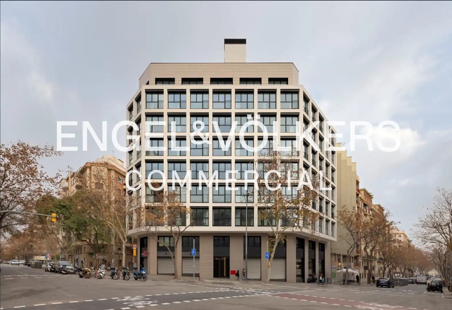 Vista exterior de Local en venda en Barcelona