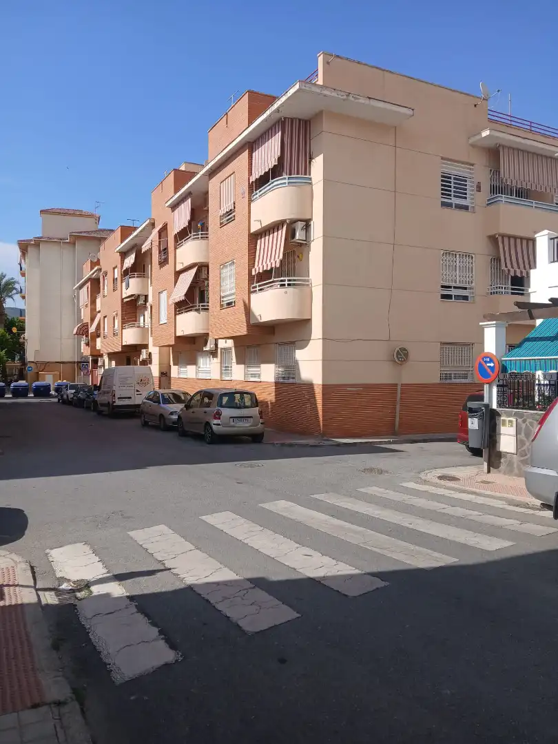 Vista exterior de Piso en venta en Motril con Aire acondicionado, Trastero y Amueblado