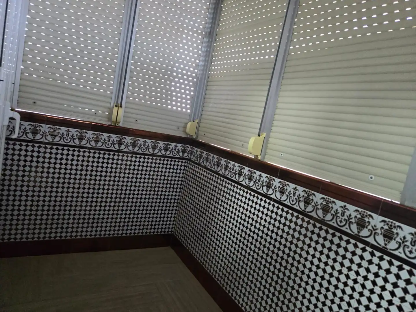 Flat for rent in Sevilla  with Air Conditioner, Terrace and Furnished