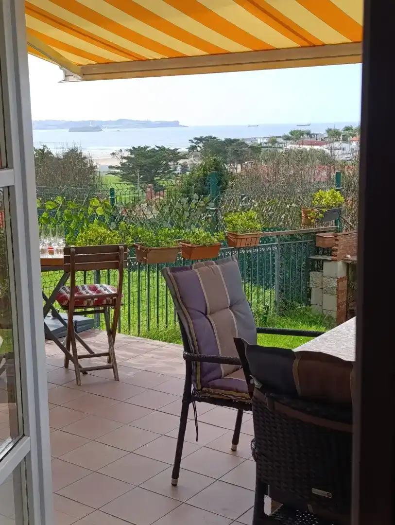 Terrassa de Casa o xalet en venda en Ribamontán al Mar amb Jardí privat, Parquet i Moblat