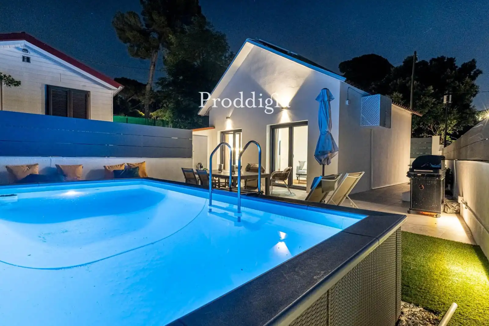 Swimming pool of Houses for rent in Sant Cugat del Vallès  with Air Conditioner, Storage room and Swimming Pool