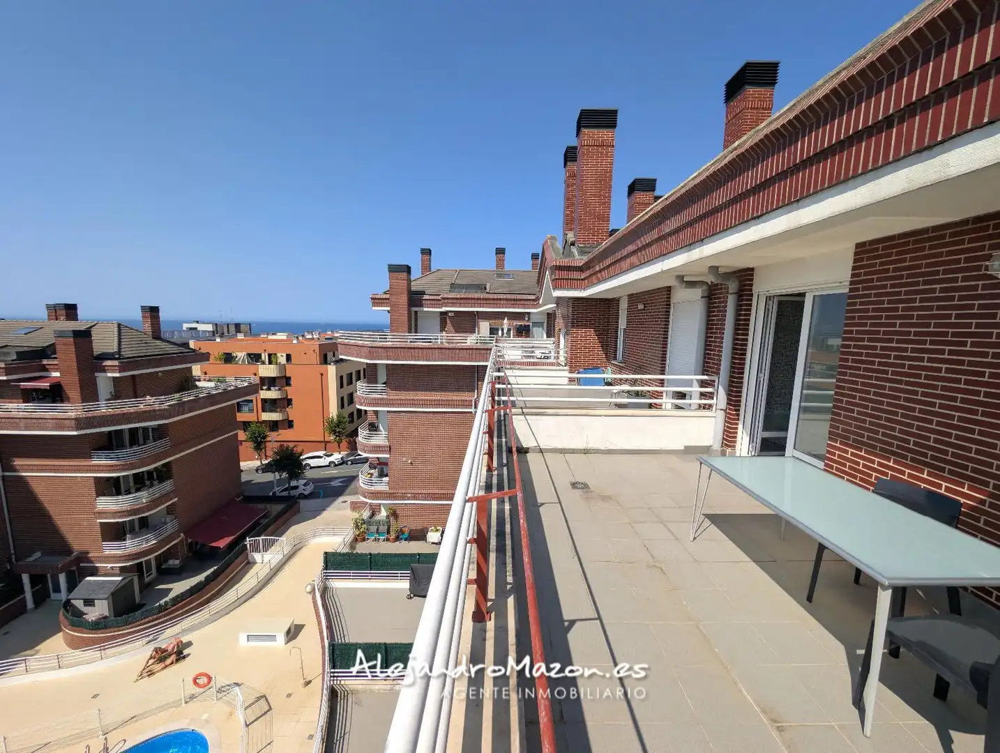 Ático en venta en Castro-Urdiales con Calefacción, Parquet y Terraza