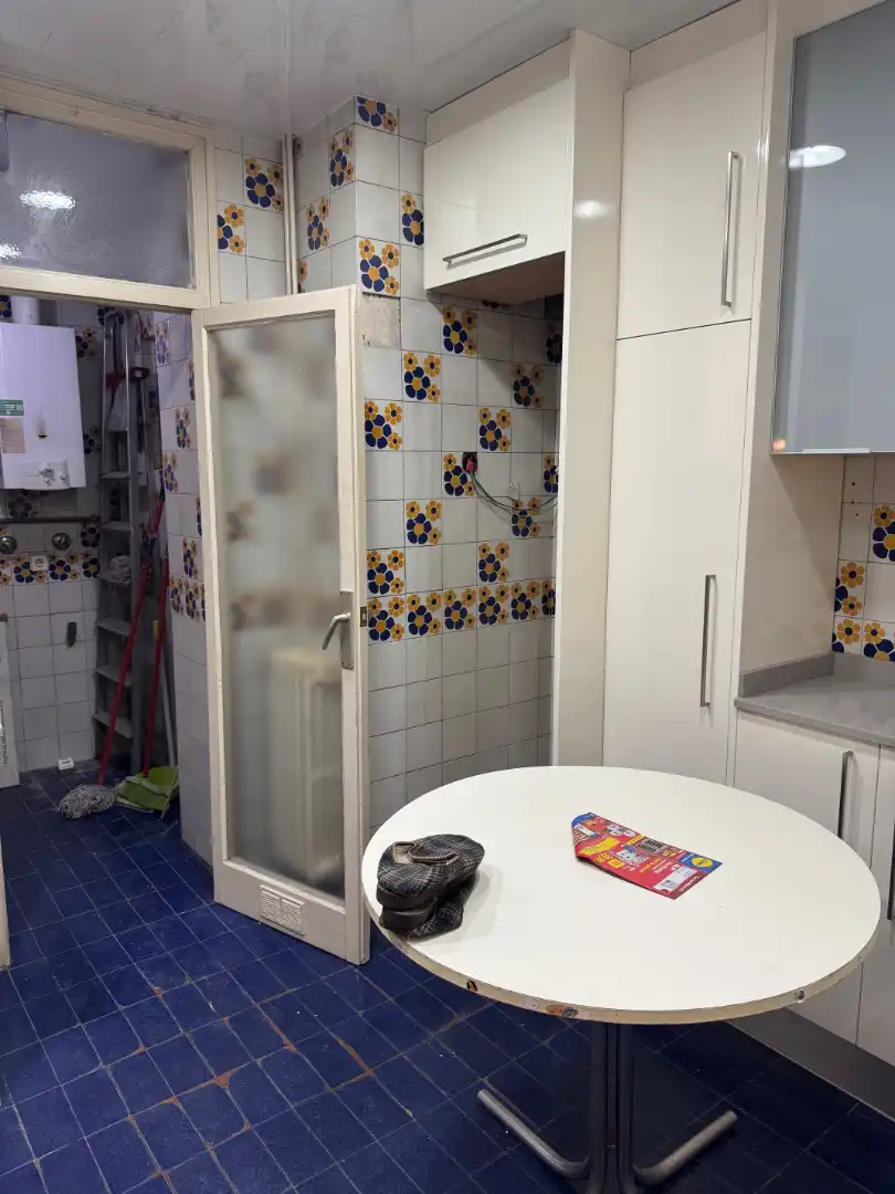 Piso en venta en Barcelona con Calefacción, Terraza y Horno