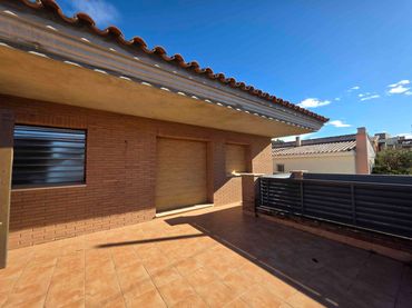 Villa con piscina in vendita a Vinyols i els Arcs