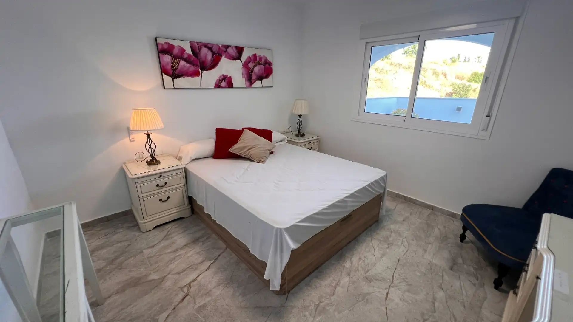 Dormitori de Casa o xalet en venda en Torrox amb Aire condicionat, Terrassa i Moblat