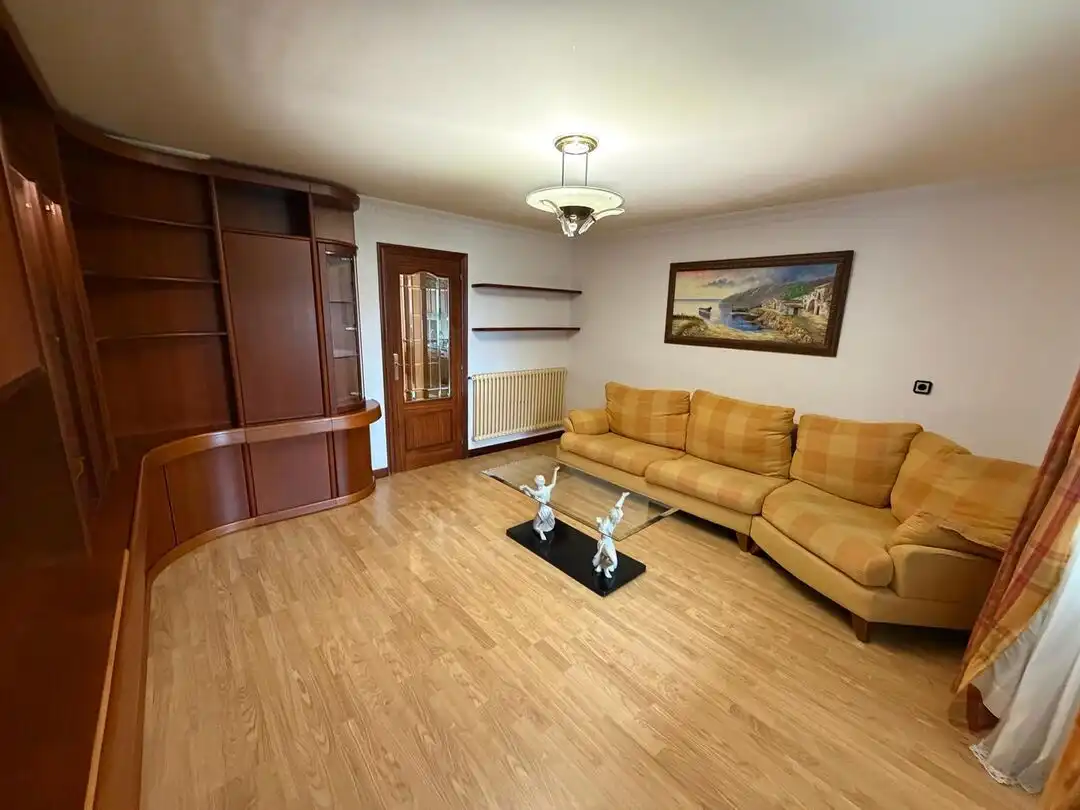 Sala de estar de Piso en venta en Vitoria - Gasteiz con Calefacción, Terraza y Trastero