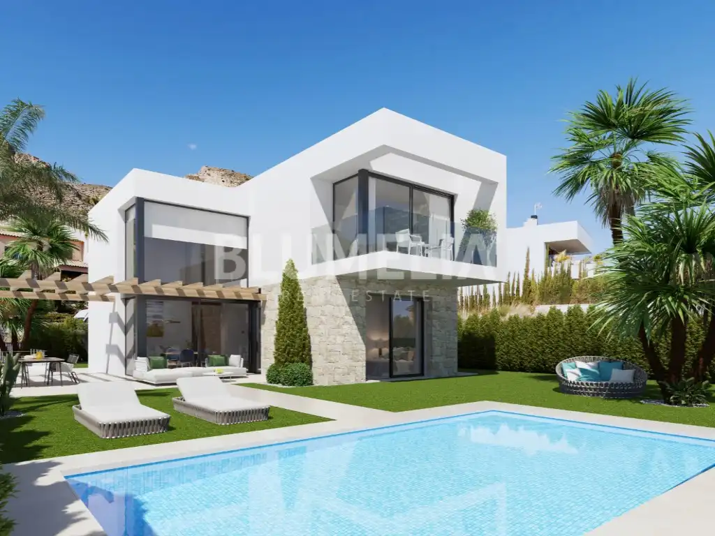 Casa amb piscina en venda a Golf Bahía