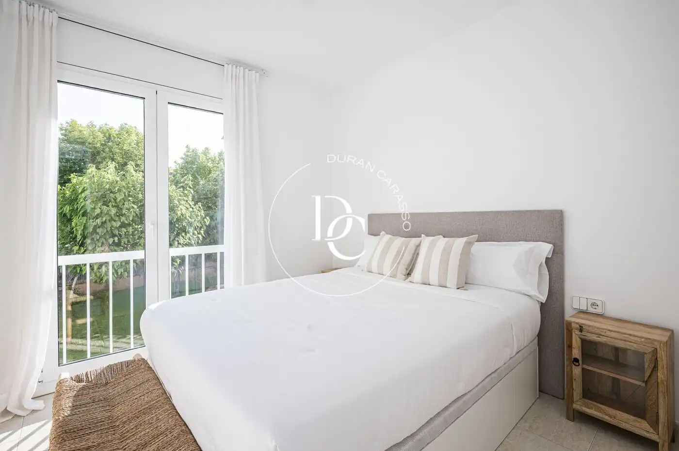 Schlafzimmer von Wohnung zum Verkauf in Sitges mit Klimaanlage, Heizung und Privatgarten