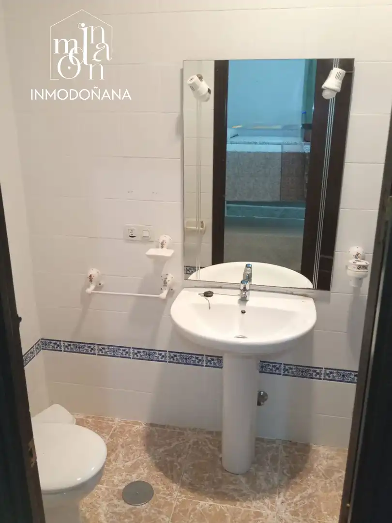 Baño de Casa adosada en venta en Almonte con Terraza y Amueblado