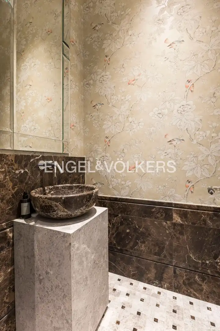 Bathroom of Flat for sale in Madrid  with Air Conditioner, Heating and Storage room