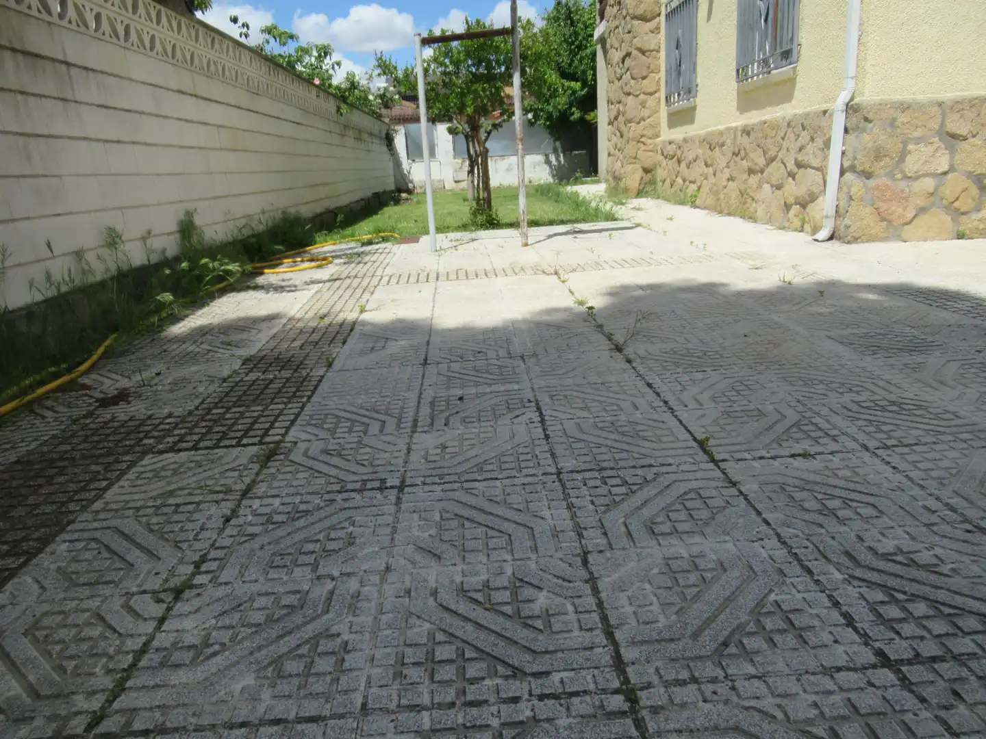 Vista exterior de Casa o chalet en venta en Camarma de Esteruelas con Calefacción, Jardín privado y Terraza