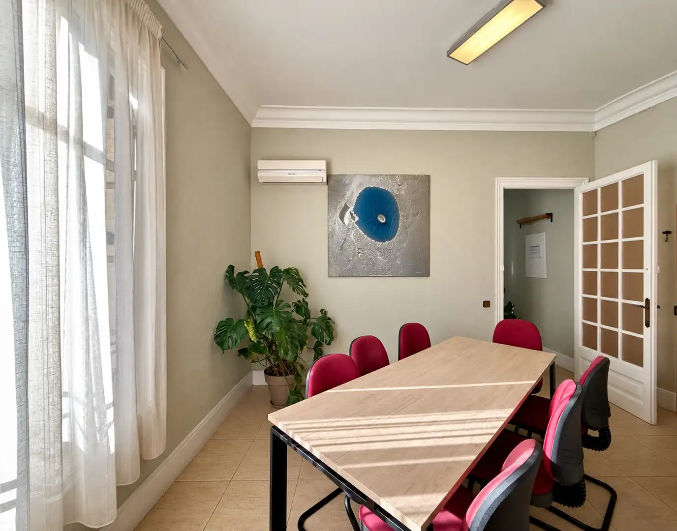 Comedor de Piso en venta en Barcelona con Balcón