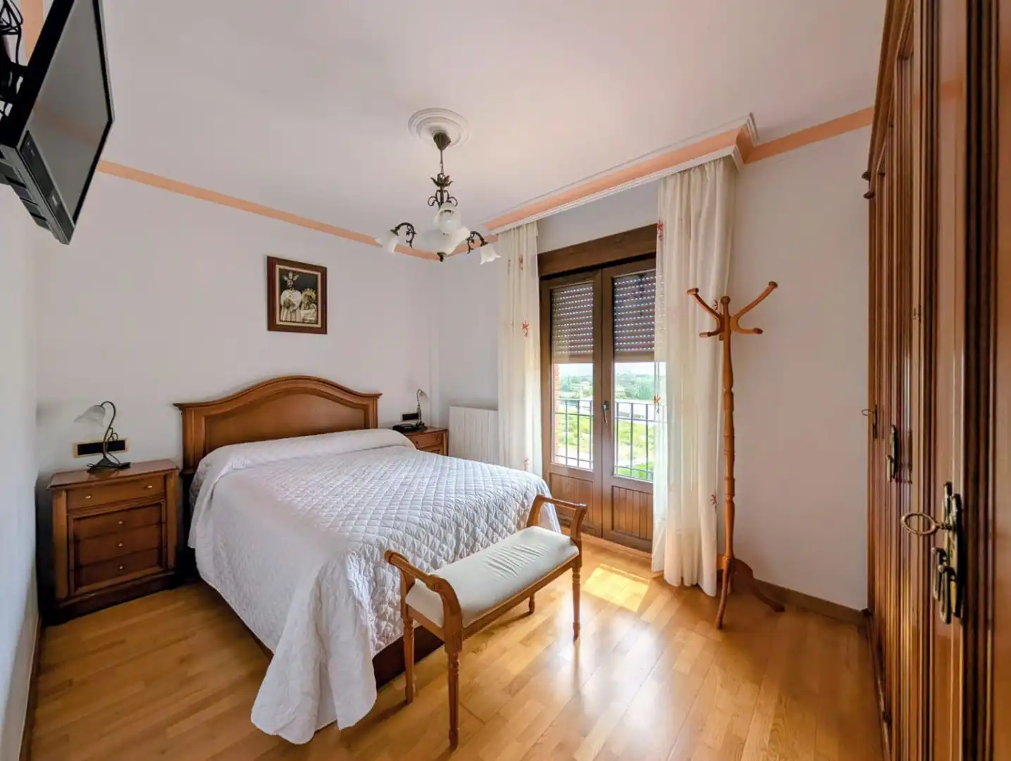 Dormitori de Casa o xalet en venda en Loja amb Aire condicionat, Calefacció i Jardí privat