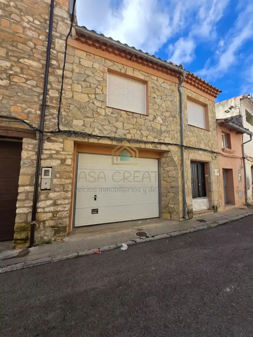 Vista exterior de Casa o xalet en venda en Atzeneta del Maestrat amb Aire condicionat i Terrassa