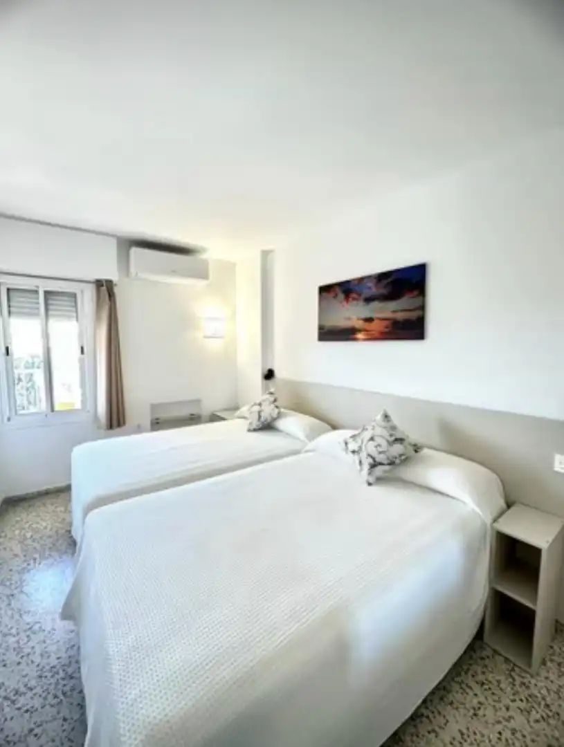 Schlafzimmer von Wohnung zur Miete in Benalmádena mit Klimaanlage und Möbliert