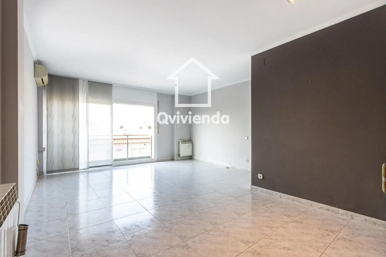 Vista exterior de Pis en venda en Parets del Vallès amb Aire condicionat i Terrassa