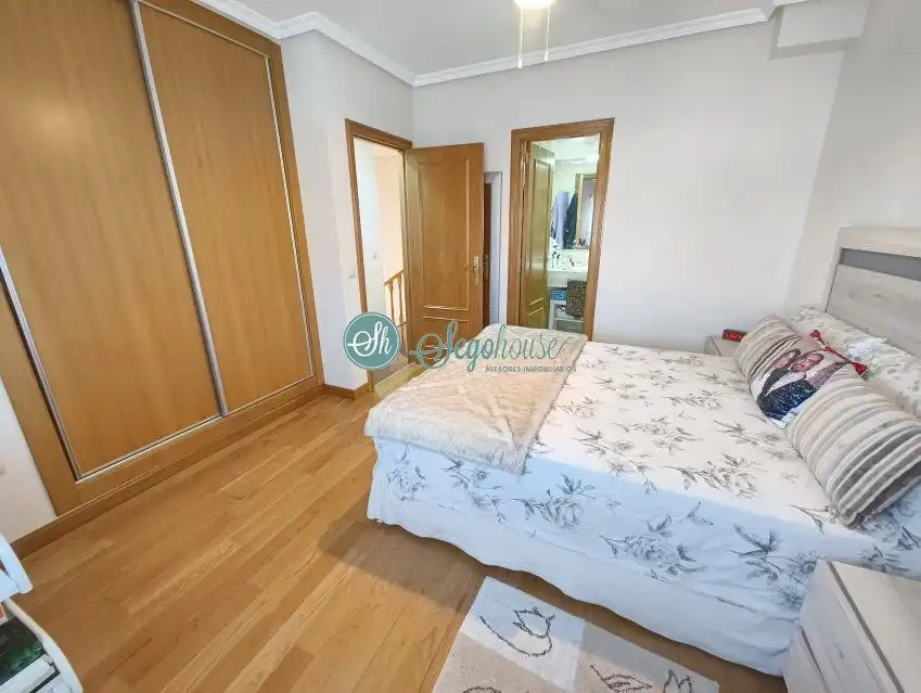 Habitación de Casa o chalet en venta en Segovia con Calefacción y Trastero