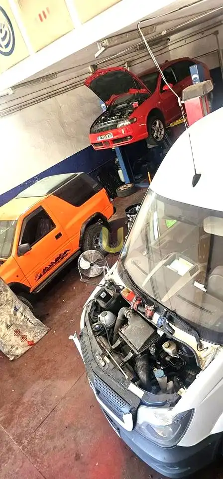 Parkplatz von Fabrikhallen zur Miete in Fuenlabrada