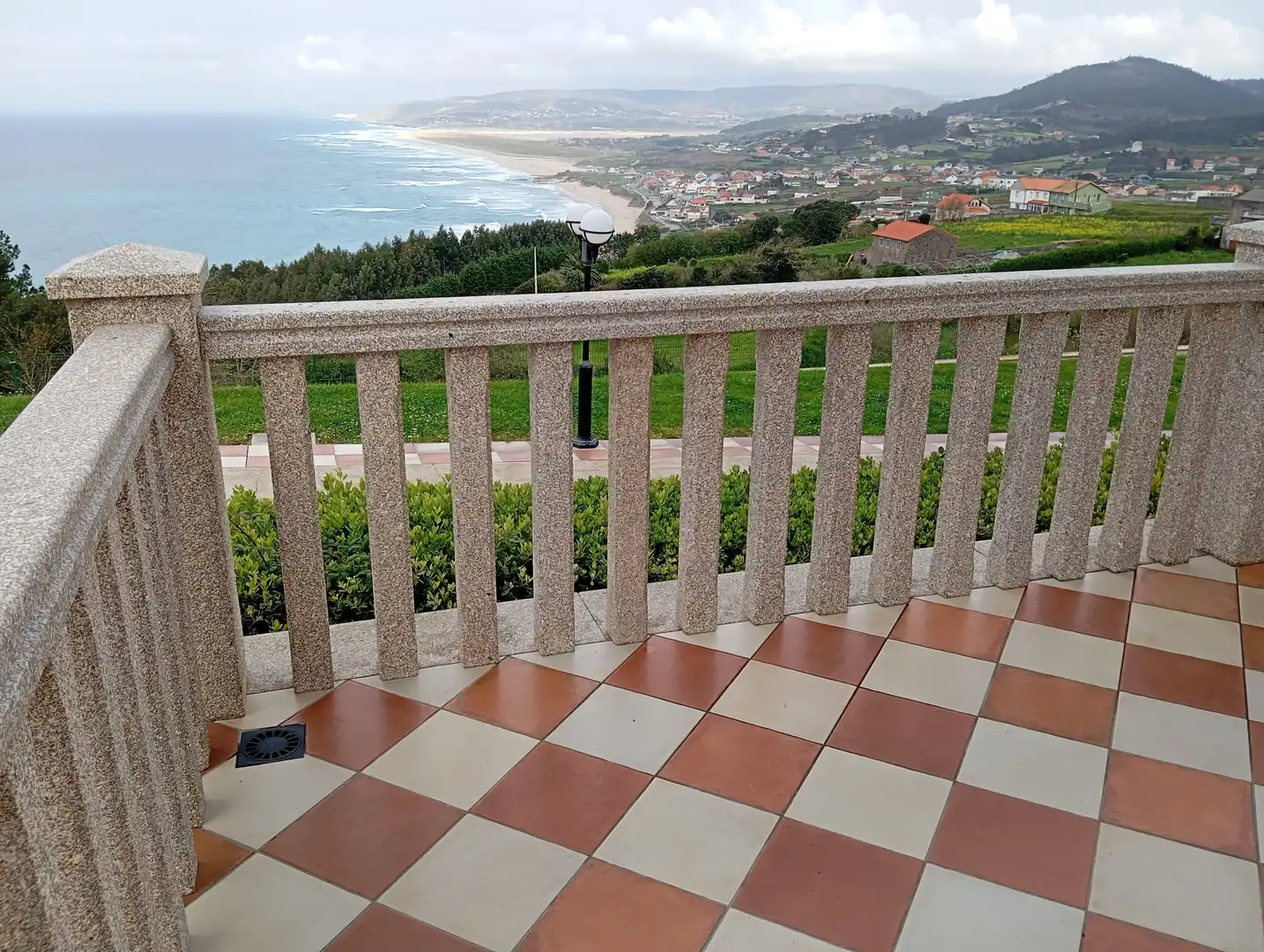 Terraza de Casa o chalet de alquiler en Carballo con Amueblado, Horno y Se aceptan mascotas