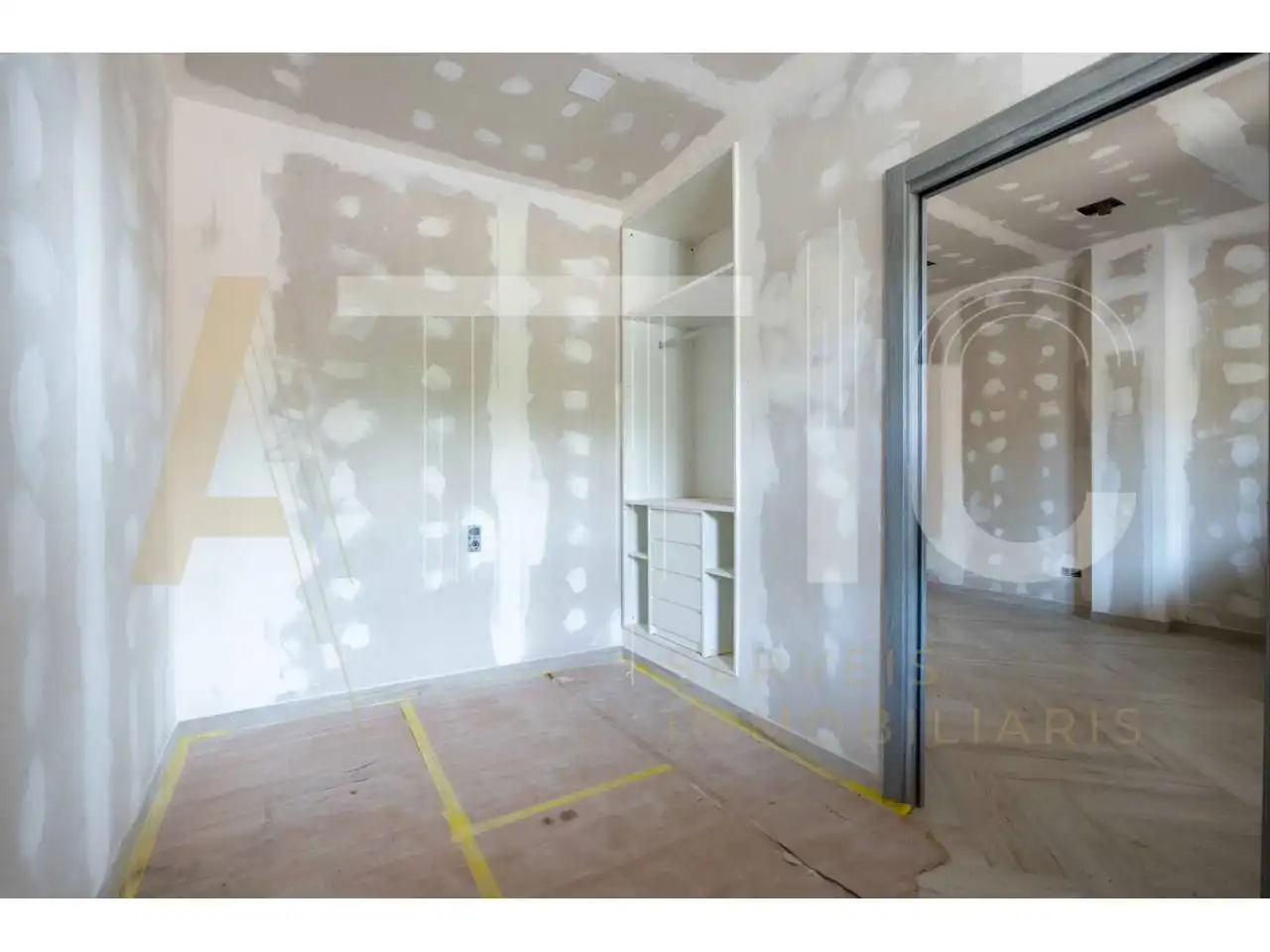 Flat for sale in Sabadell  with Air Conditioner