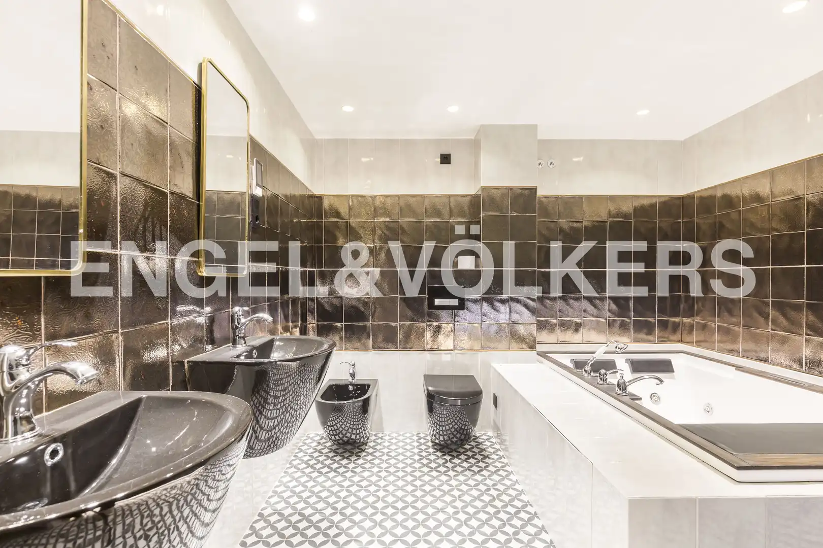 Badezimmer von Wohnung zum Verkauf in Madrid mit Klimaanlage, Heizung und Schwimmbad