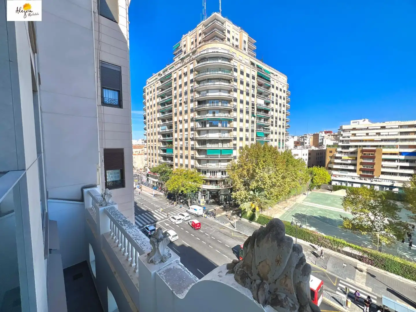 Außenansicht von Maisonette zum Verkauf in Valencia mit Klimaanlage, Heizung und Terrasse
