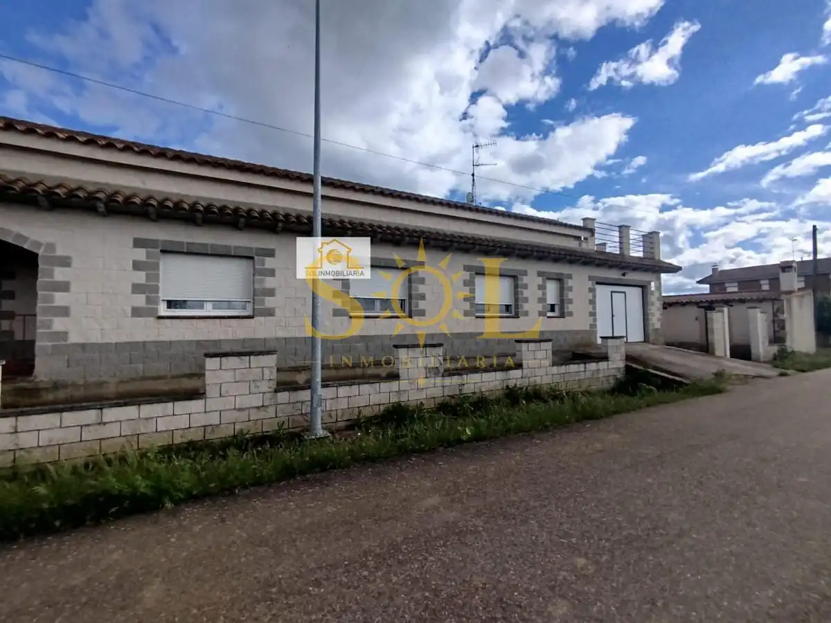 Vista exterior de Casa o chalet en venta en Quintana del Marco con Calefacción y Parquet