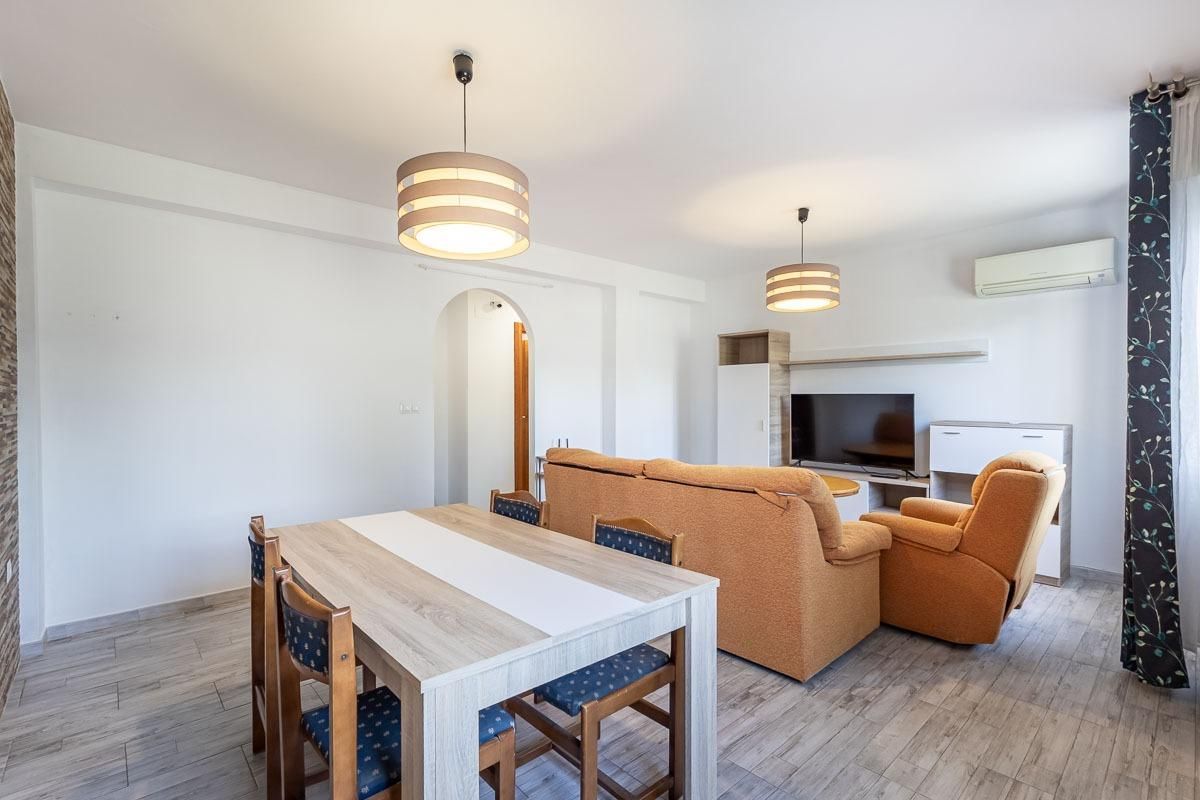 Sala d'estar de Pis en venda en  Granada Capital amb Aire condicionat, Calefacció i Jardí privat