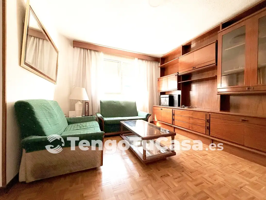 Exterior view of Flat for rent in Madrid  with Heating, Furnished and Oven