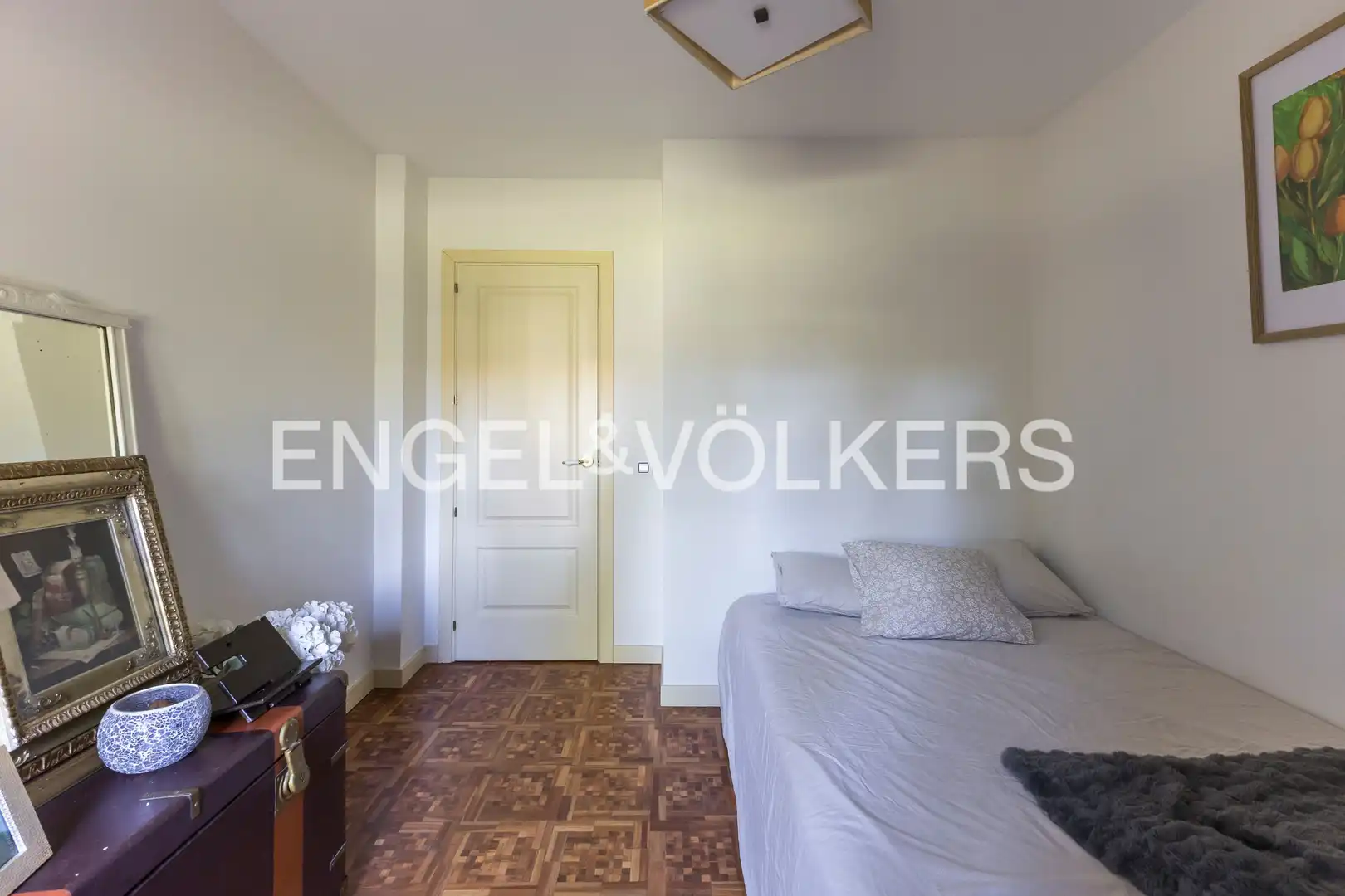 Habitación de Piso en venta en Villanueva de la Cañada con Calefacción, Terraza y Trastero