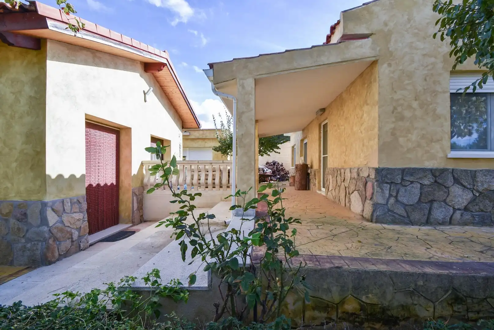 Exterior view of Houses for sale in Illescas  with Air Conditioner, Private garden and Parquet flooring