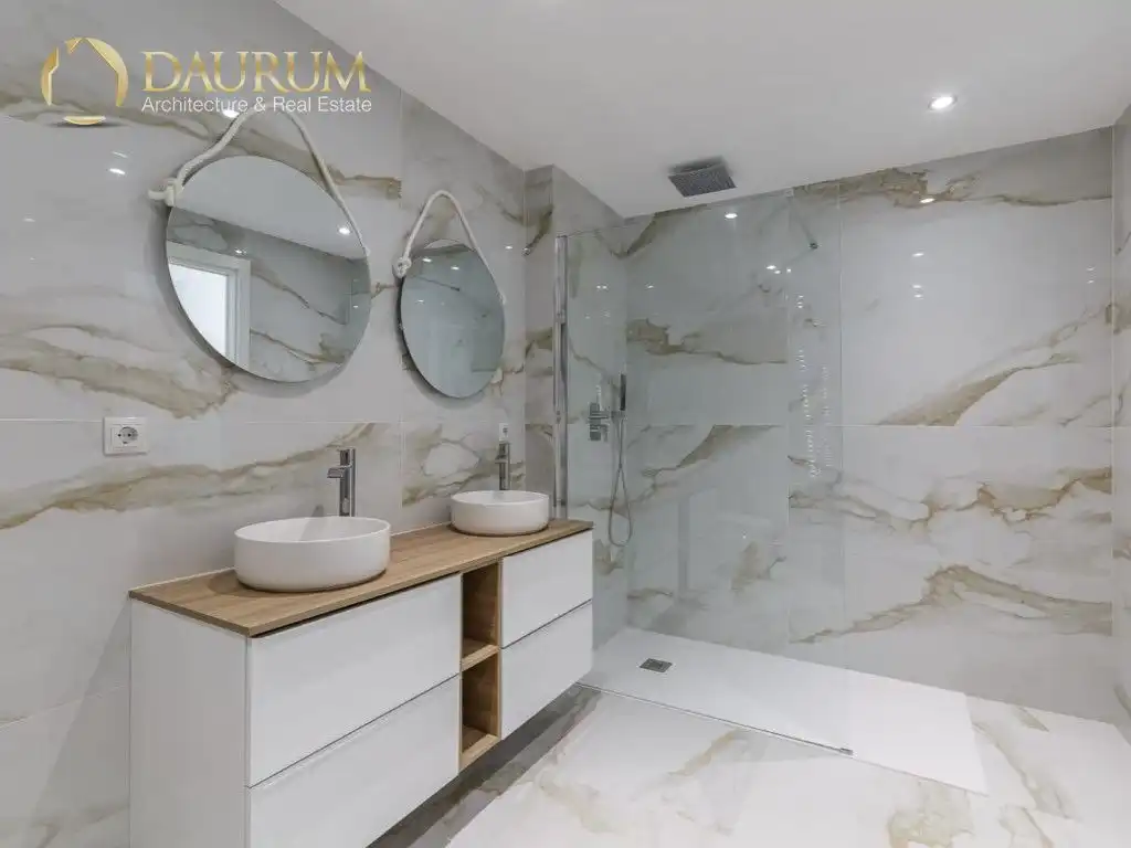 Baño de Dúplex en venta en Marbella con Aire acondicionado, Calefacción y Terraza