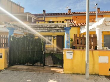 Adosado con balcón en venta en Sant Mateu