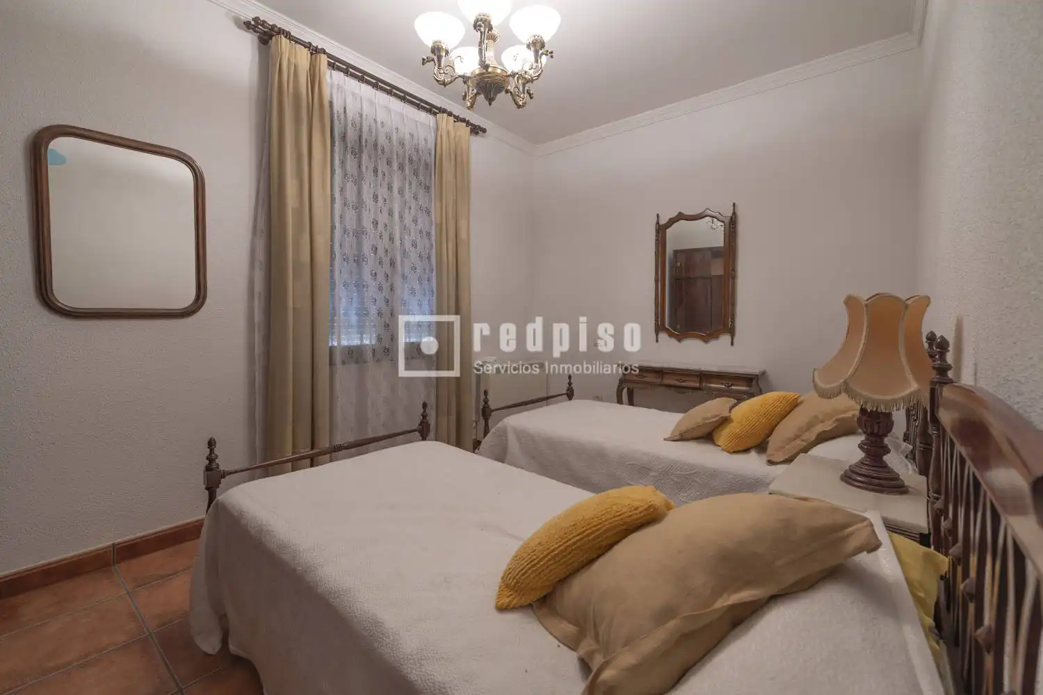 Habitación de Casa o chalet en venta en Noblejas con Calefacción, Jardín privado y Trastero