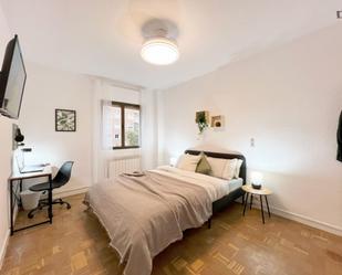 Dormitori de Apartament per a compartir en  Madrid Capital amb Calefacció, Microones i Internet