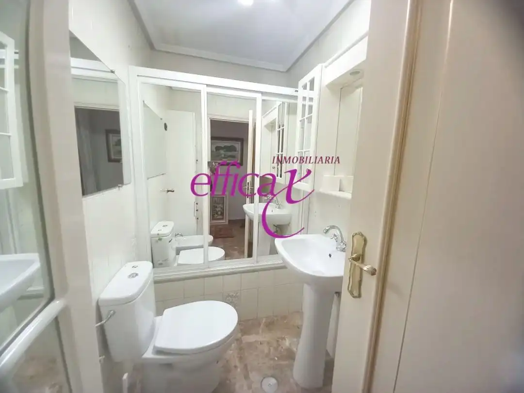 Baño de Piso en venta en Torrijos con Calefacción y Terraza