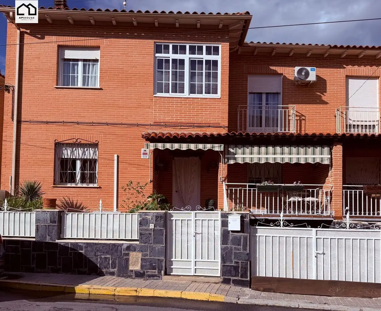 Exterior view of Houses for sale in Numancia de la Sagra  with Air Conditioner, Heating and Terrace