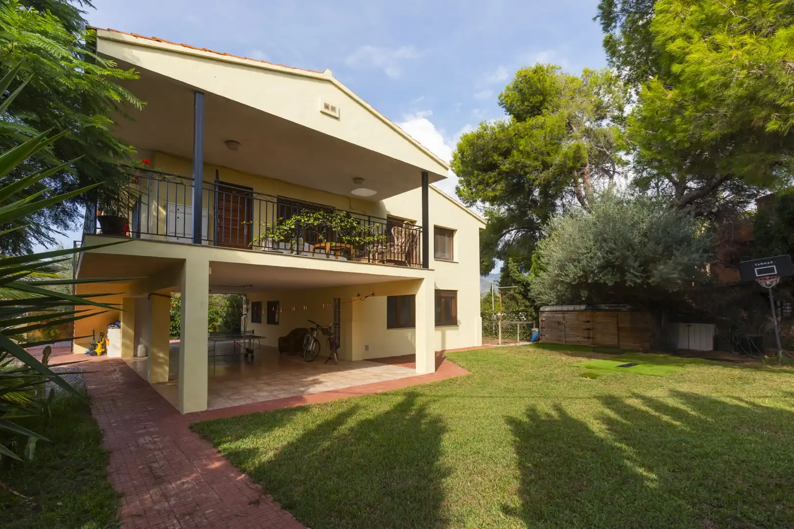 Außenansicht von Haus oder Chalet zum Verkauf in Benicasim / Benicàssim mit Klimaanlage, Privatgarten und Terrasse