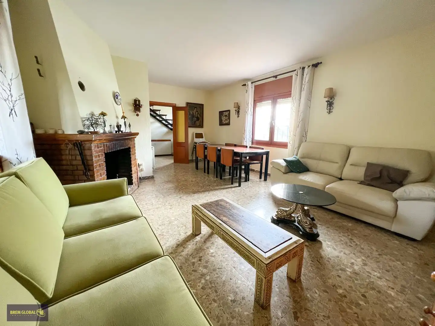 Sala d'estar de Casa o xalet en venda en La Cabrera amb Jardí privat, Terrassa i Traster