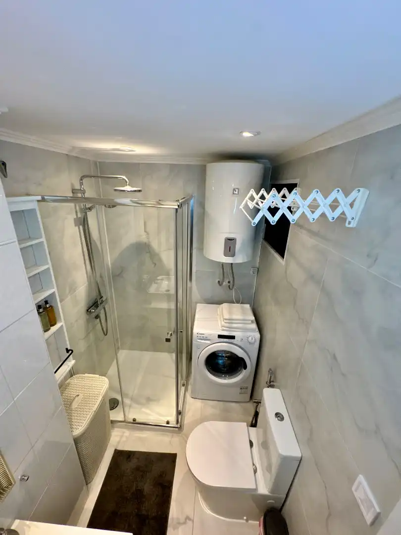 Bathroom of Flat for sale in Benidorm  with Air Conditioner, Terrace and Furnished