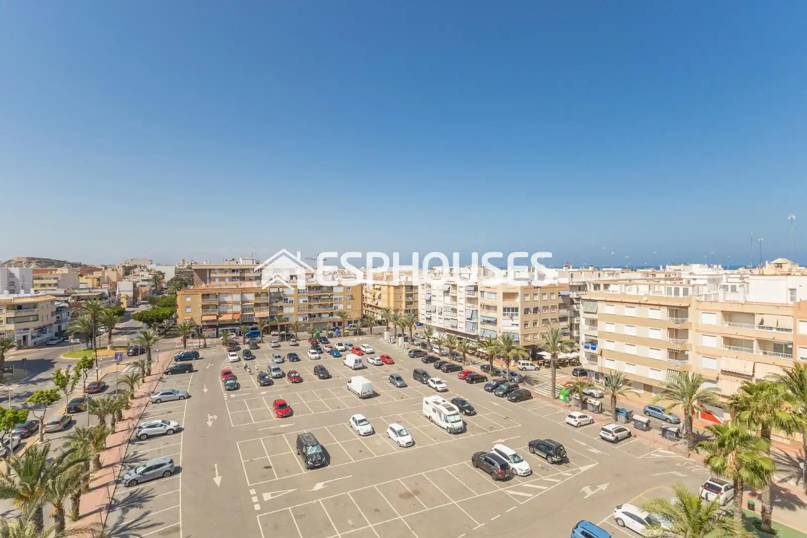 Parking of Attic for sale in Guardamar del Segura  with Air Conditioner, Terrace and Storage room