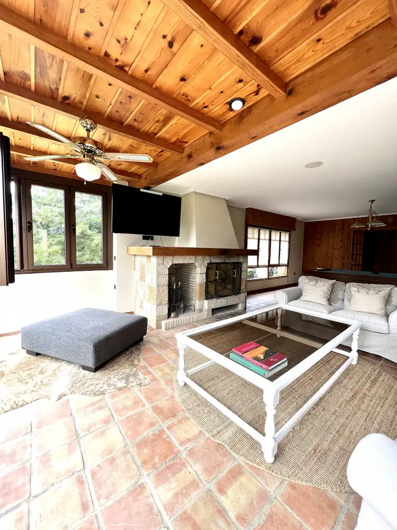 Sala de estar de Casa o chalet en venta en Piloña con Calefacción y Jardín privado