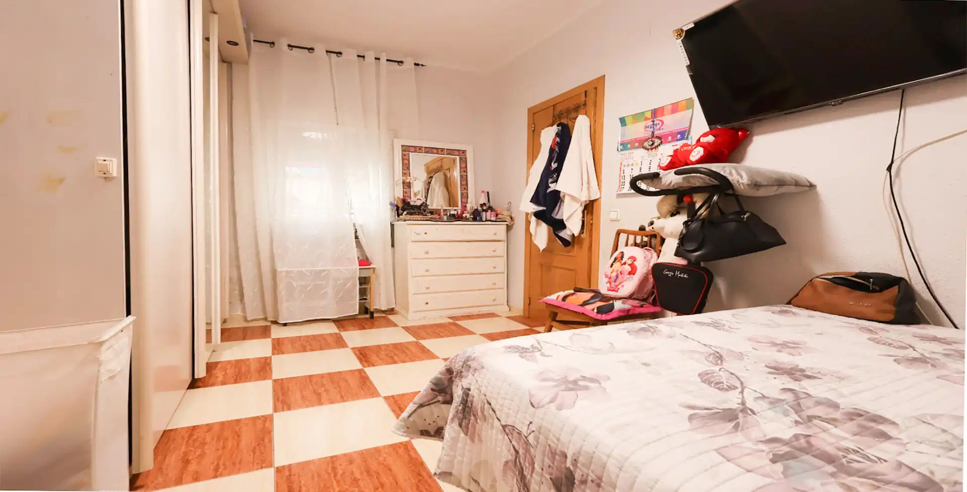 Dormitori de Pis en venda en Madrid amb Terrassa i Balcó