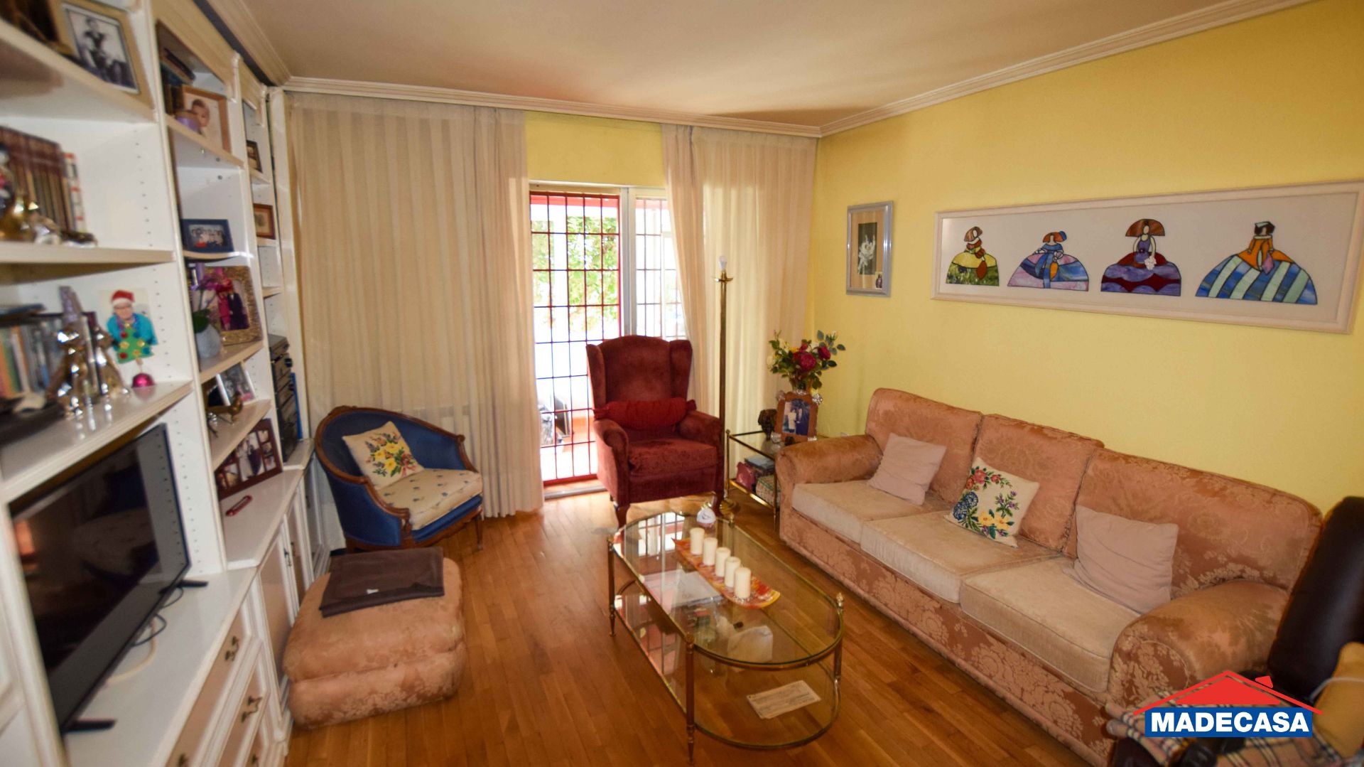 Living room of Flat for sale in Pozuelo de Alarcón  with Parquet flooring, Terrace and Furnished