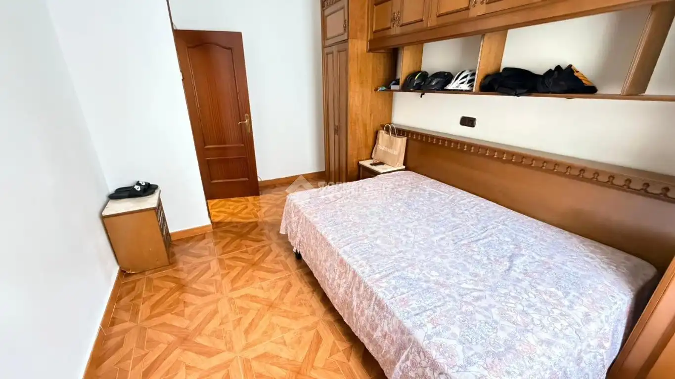 Habitación de Piso en venta en Gijón  con Calefacción y Amueblado